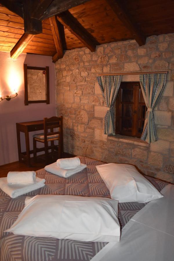 Saint George Hotel Калаврита Екстериор снимка