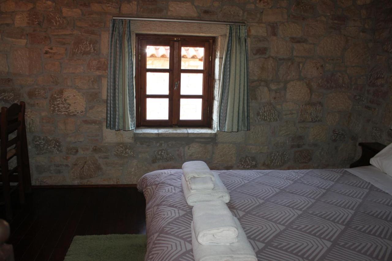 Saint George Hotel Калаврита Екстериор снимка