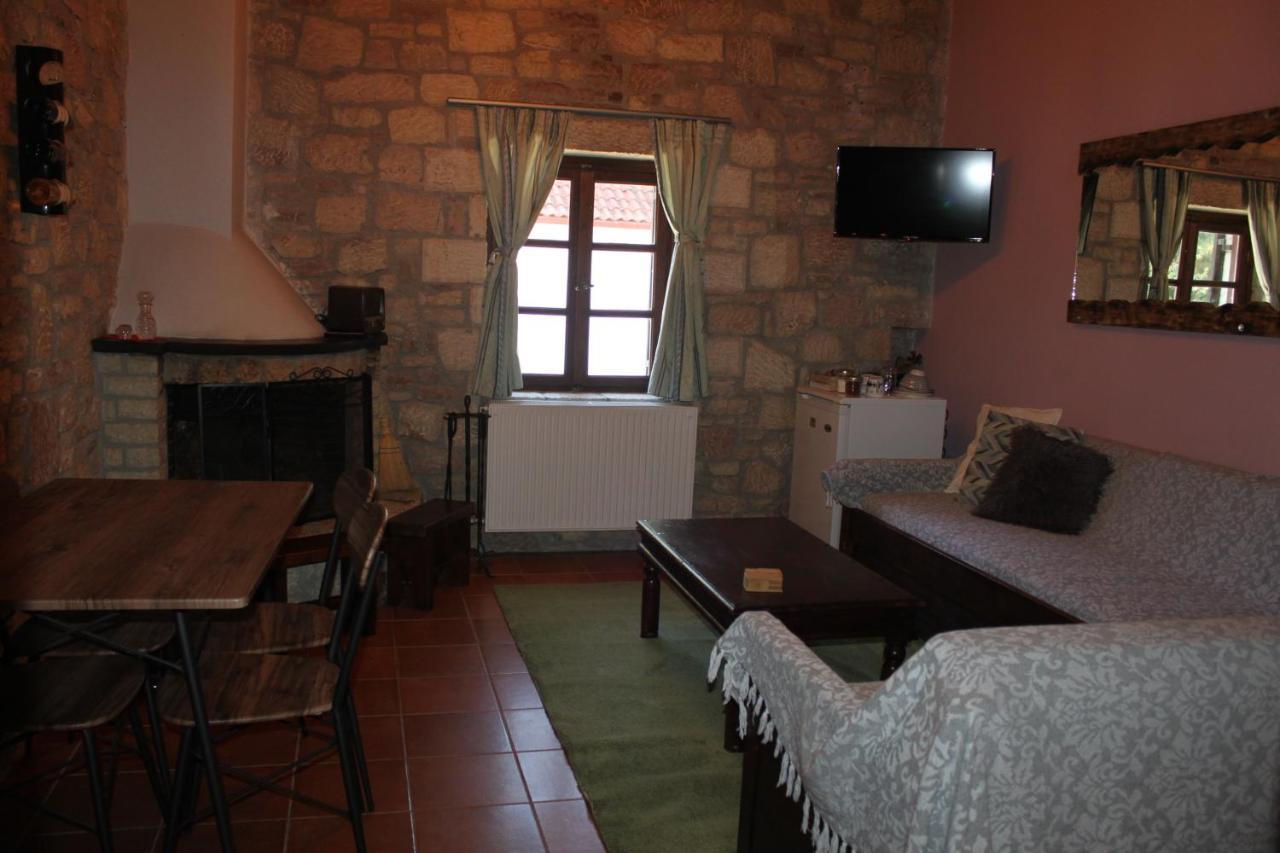 Saint George Hotel Калаврита Екстериор снимка