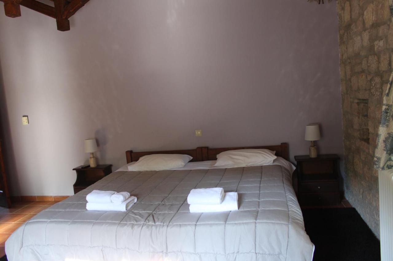 Saint George Hotel Калаврита Екстериор снимка